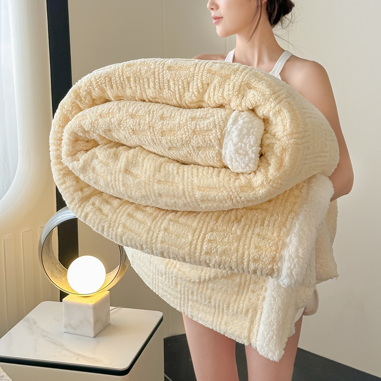 91家纺网 家纺一手货源 找家纺 永耀家纺 2025新款横竖格单层双面绒毛毯 稻香黄