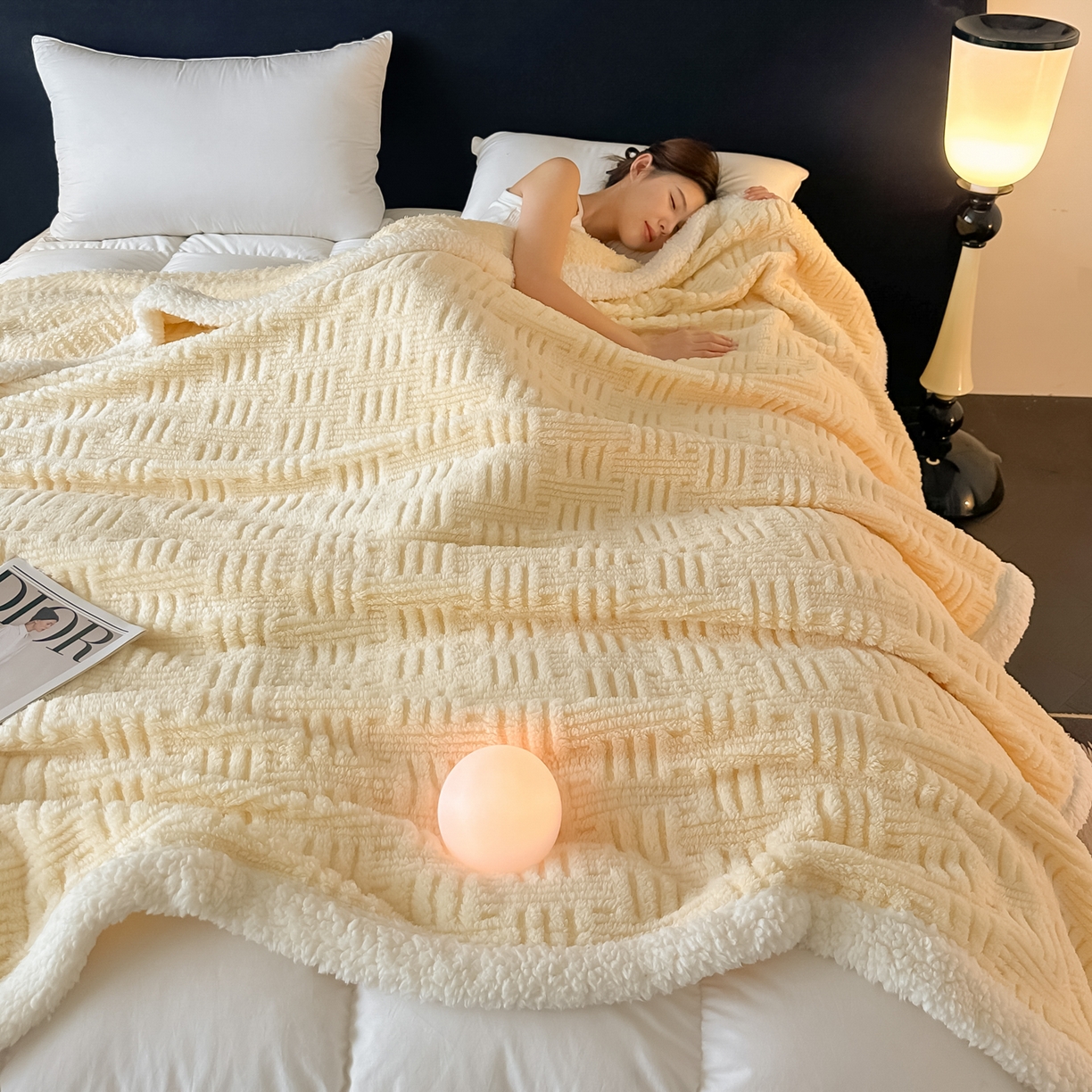 91家纺网 家纺一手货源 找家纺 永耀家纺 2025新款横竖格单层双面绒毛毯 稻香黄