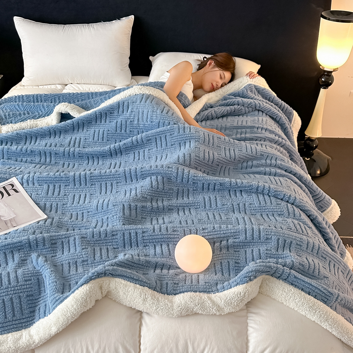 91家纺网 家纺一手货源 找家纺 永耀家纺 2025新款横竖格单层双面绒毛毯 贵族蓝