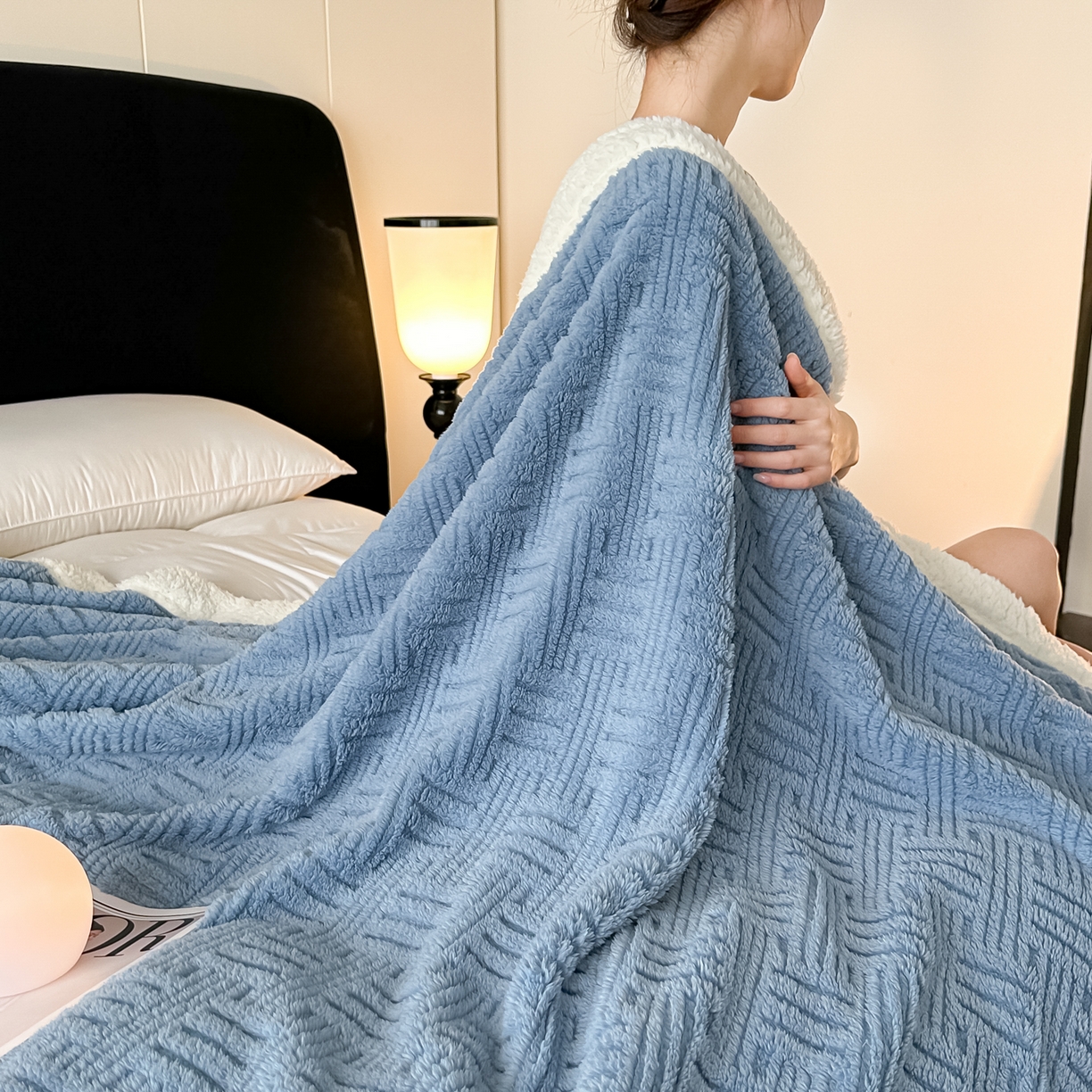 91家纺网 家纺一手货源 找家纺 永耀家纺 2025新款横竖格单层双面绒毛毯 贵族蓝