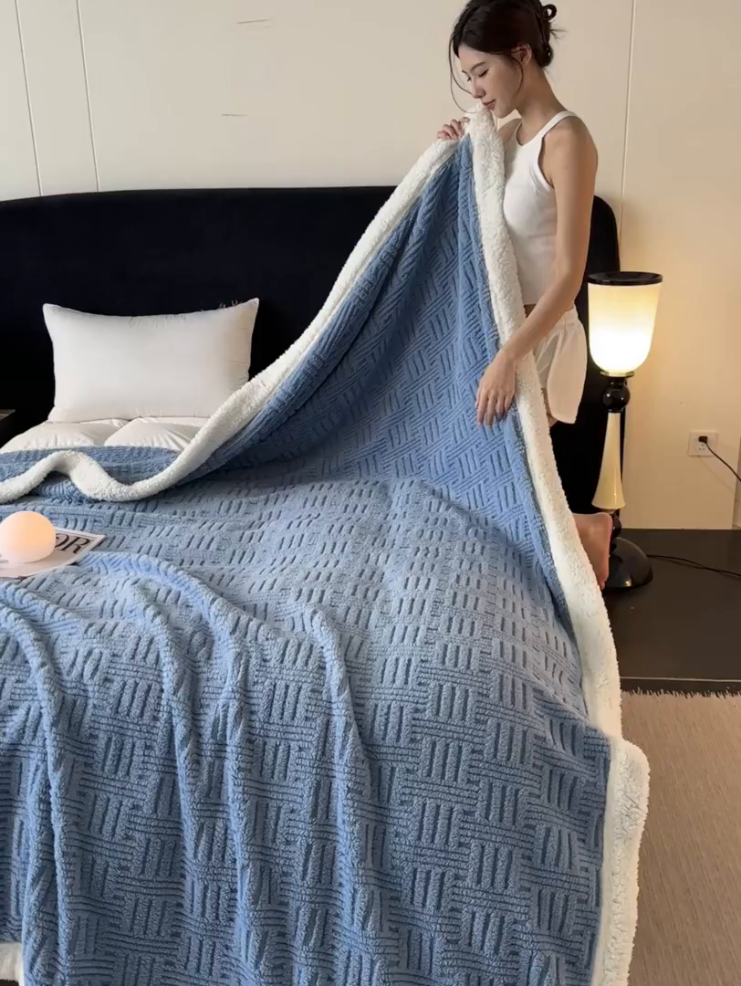91家纺网 家纺一手货源 找家纺 永耀家纺 2025新款横竖格单层双面绒毛毯 贵族蓝