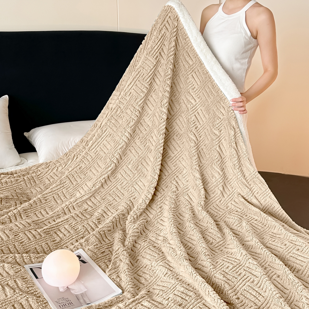 91家纺网 家纺一手货源 找家纺 永耀家纺 2025新款横竖格单层双面绒毛毯 深卡其