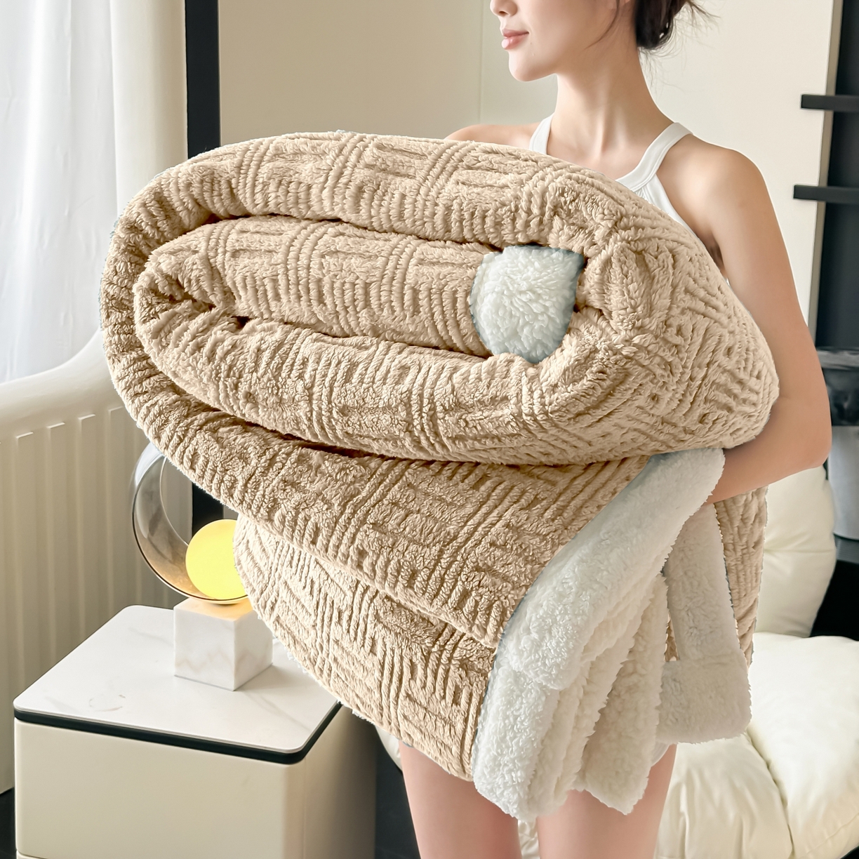 91家纺网 家纺一手货源 找家纺 永耀家纺 2025新款横竖格单层双面绒毛毯 深卡其