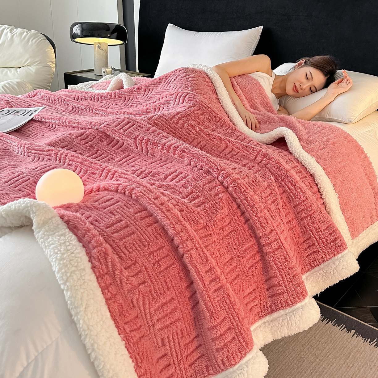 91家纺网 家纺一手货源 找家纺 永耀家纺 2025新款横竖格单层双面绒毛毯 桃粉色