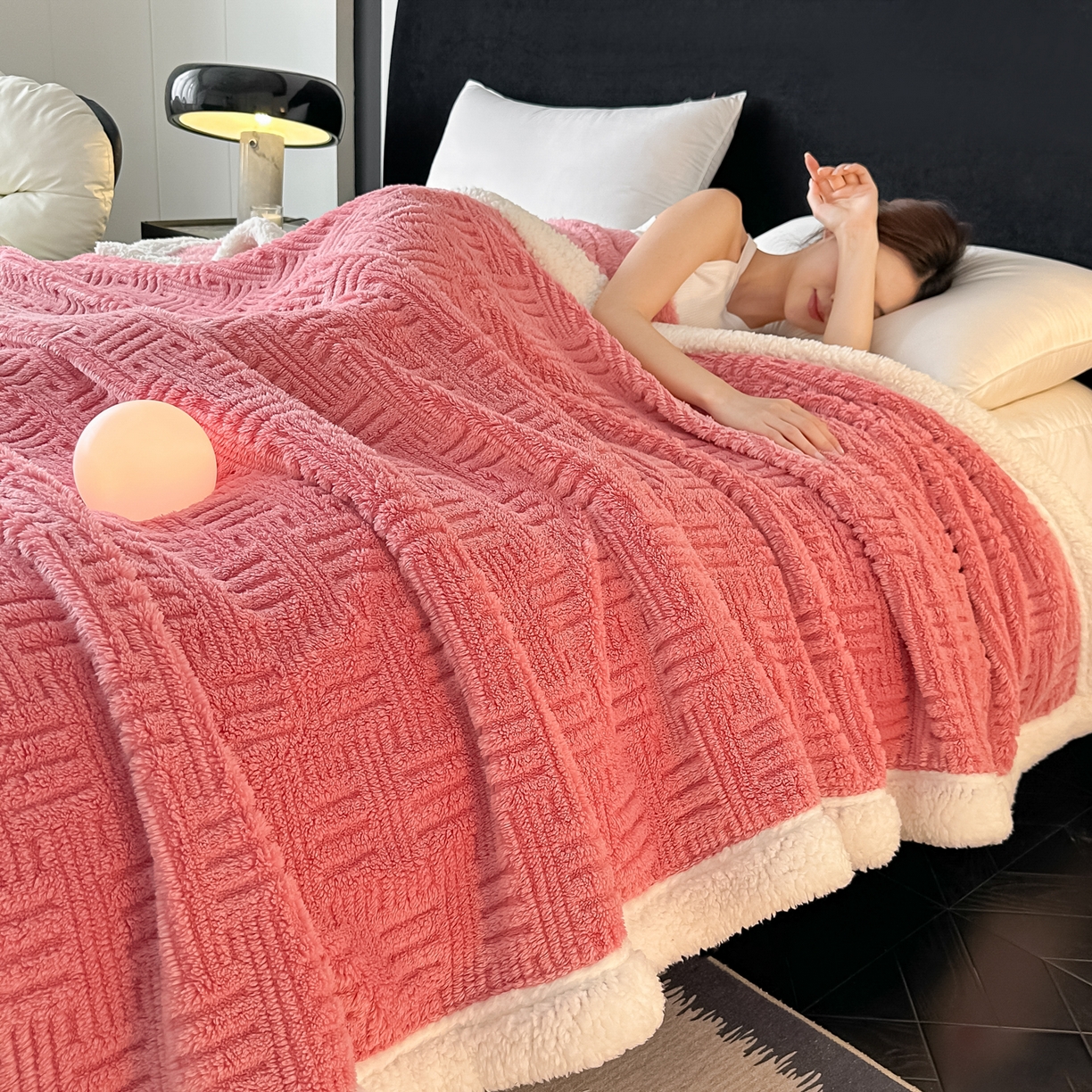 91家纺网 家纺一手货源 找家纺 永耀家纺 2025新款横竖格单层双面绒毛毯 桃粉色