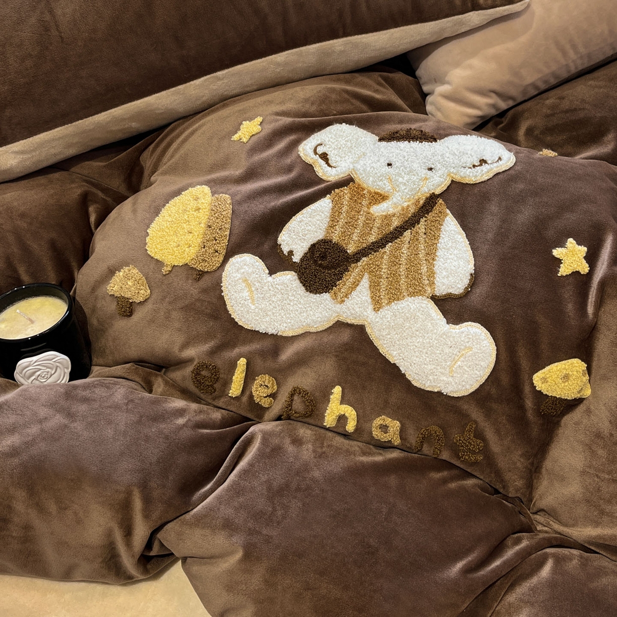 91家纺网 家纺一手货源 找家纺 （总）麦空家居 2025新款高克重A类A版宝宝绒B版牛奶绒毛巾绣三件套四件套