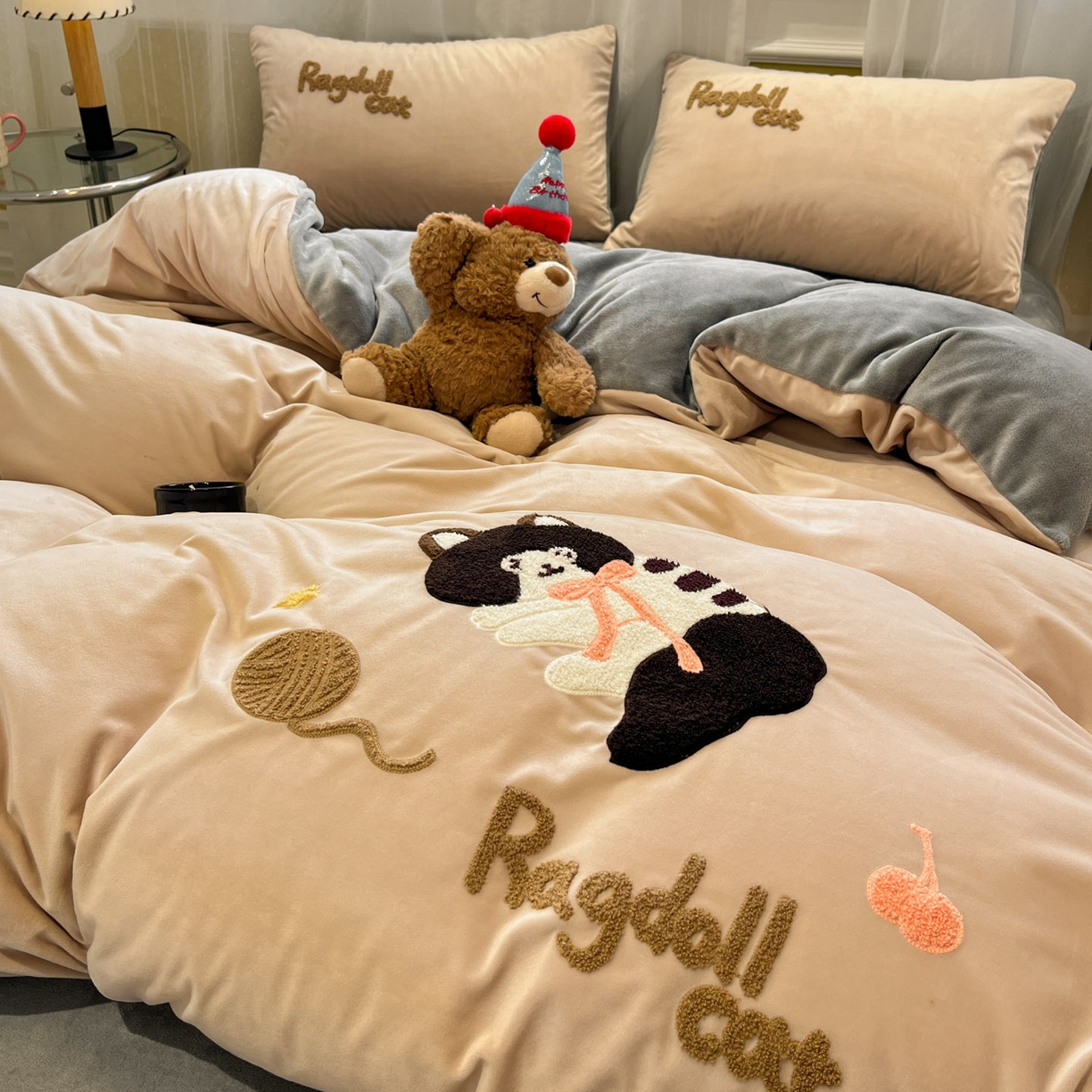 91家纺网 家纺一手货源 找家纺 （总）麦空家居 2025新款高克重A类A版宝宝绒B版牛奶绒毛巾绣三件套四件套