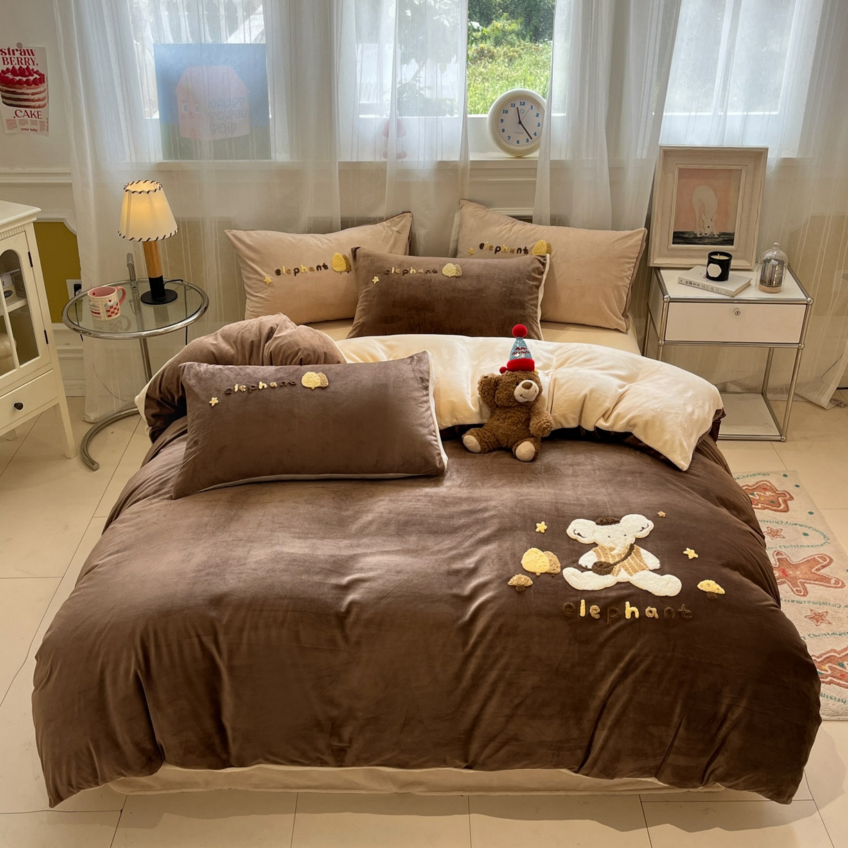 91家纺网 家纺一手货源 找家纺 麦空家居 2025新款高克重A类A版宝宝绒B版牛奶绒毛巾绣三件套四件套 小象-深驼