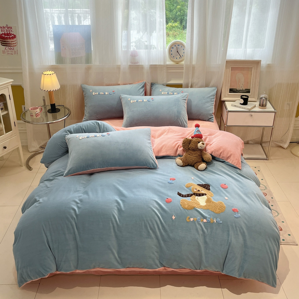 91家纺网 家纺一手货源 找家纺 麦空家居 2025新款高克重A类A版宝宝绒B版牛奶绒毛巾绣三件套四件套 巴比兔-浅蓝