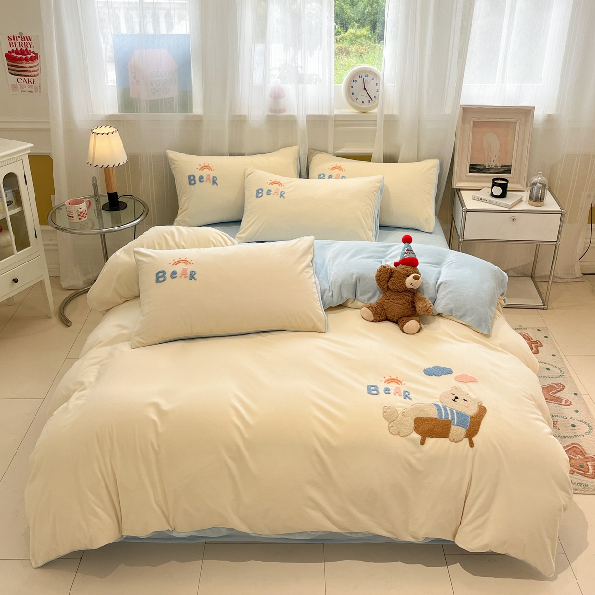 91家纺网 家纺一手货源 找家纺 麦空家居 2025新款高克重A类A版宝宝绒B版牛奶绒毛巾绣三件套四件套 哈欠熊-奶白