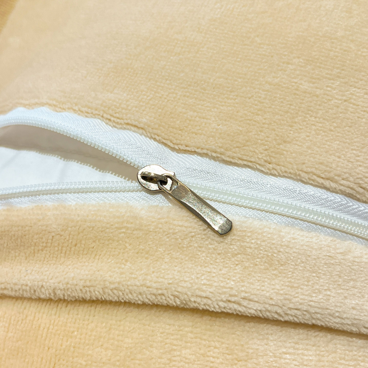 91家纺网 家纺一手货源 找家纺 麦空家居 2025新款高克重A类A版宝宝绒B版牛奶绒毛巾绣三件套四件套 哈欠熊-浅蓝