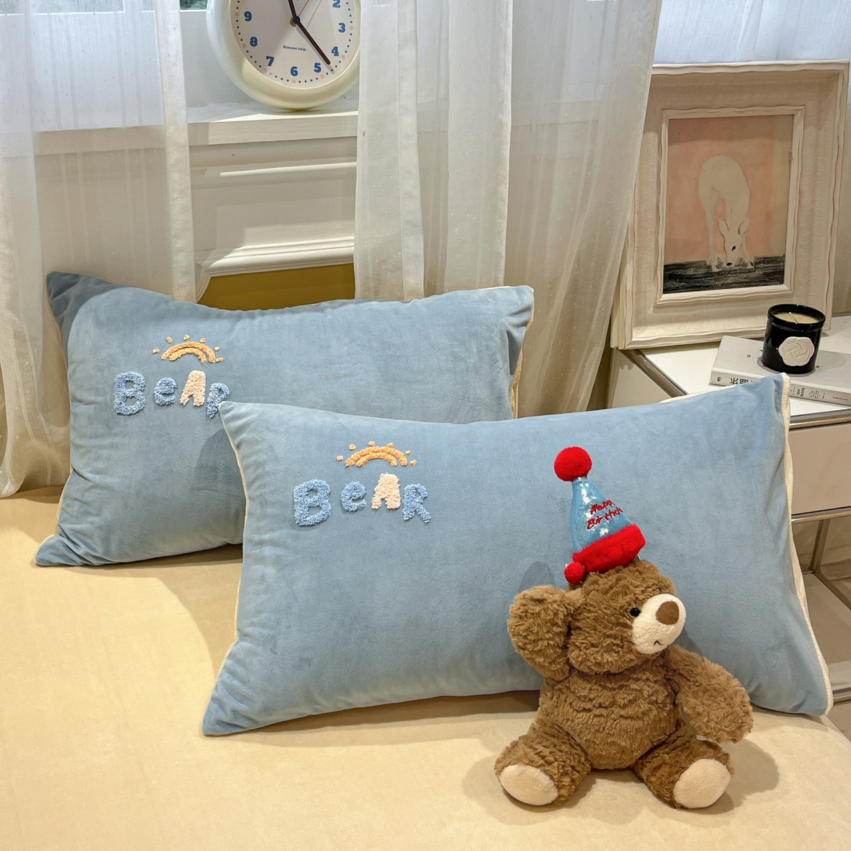 91家纺网 家纺一手货源 找家纺 麦空家居 2025新款高克重A类A版宝宝绒B版牛奶绒毛巾绣三件套四件套 哈欠熊-浅蓝