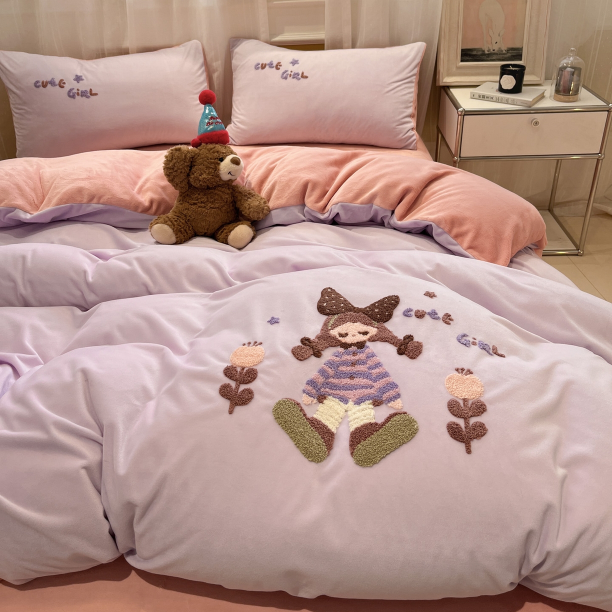 91家纺网 家纺一手货源 找家纺 麦空家居 2025新款高克重A类A版宝宝绒B版牛奶绒毛巾绣三件套四件套 糖心女孩-橙意粉