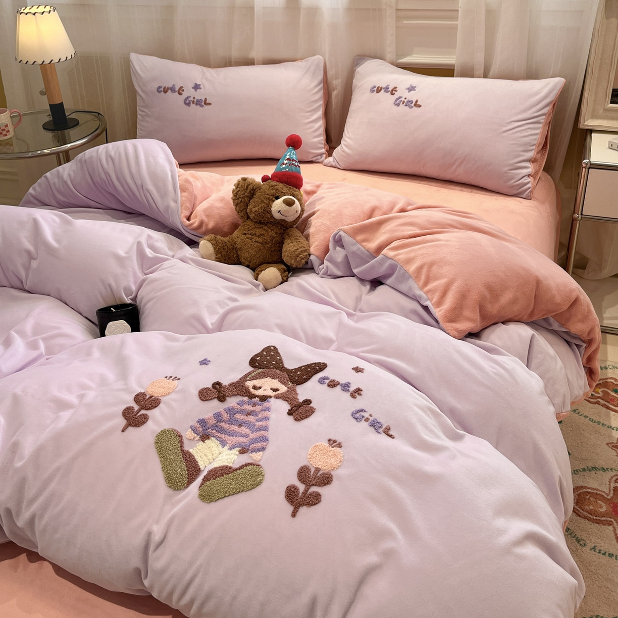 91家纺网 家纺一手货源 找家纺 麦空家居 2025新款高克重A类A版宝宝绒B版牛奶绒毛巾绣三件套四件套 糖心女孩-橙意粉