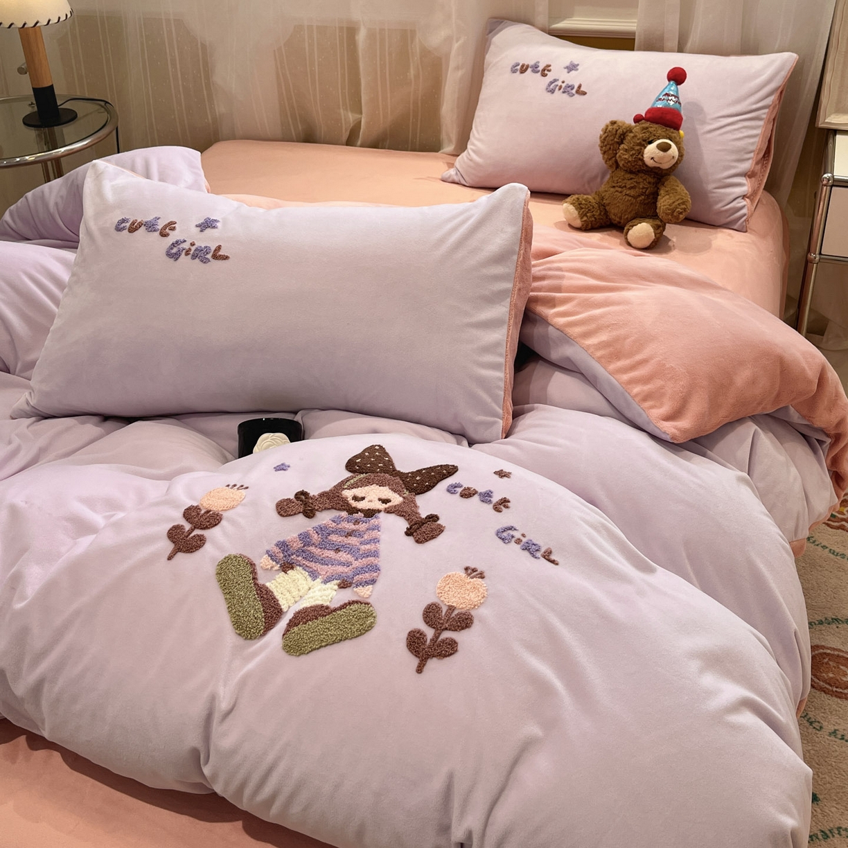 91家纺网 家纺一手货源 找家纺 麦空家居 2025新款高克重A类A版宝宝绒B版牛奶绒毛巾绣三件套四件套 糖心女孩-橙意粉