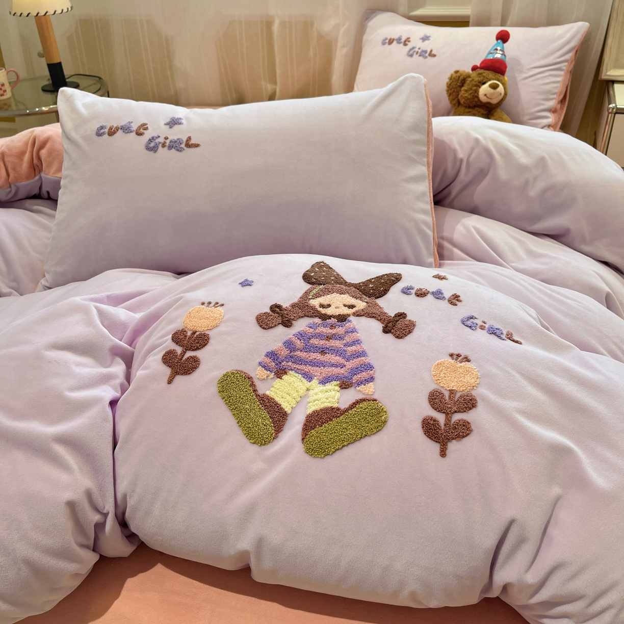 91家纺网 家纺一手货源 找家纺 麦空家居 2025新款高克重A类A版宝宝绒B版牛奶绒毛巾绣三件套四件套 糖心女孩-橙意粉