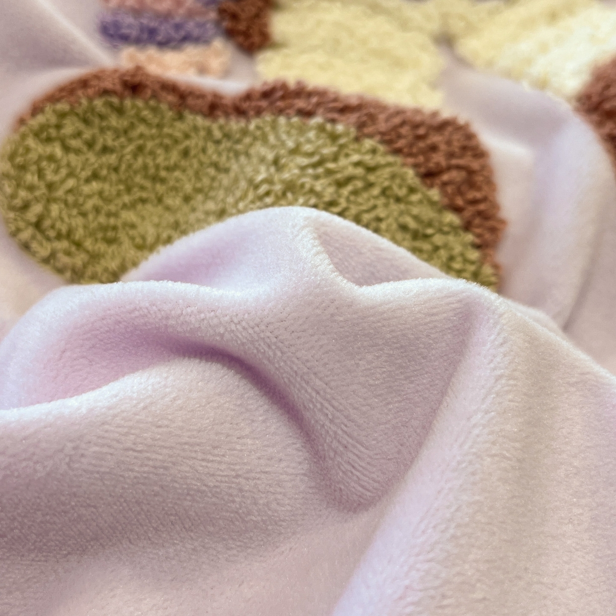 91家纺网 家纺一手货源 找家纺 麦空家居 2025新款高克重A类A版宝宝绒B版牛奶绒毛巾绣三件套四件套 糖心女孩-橙意粉