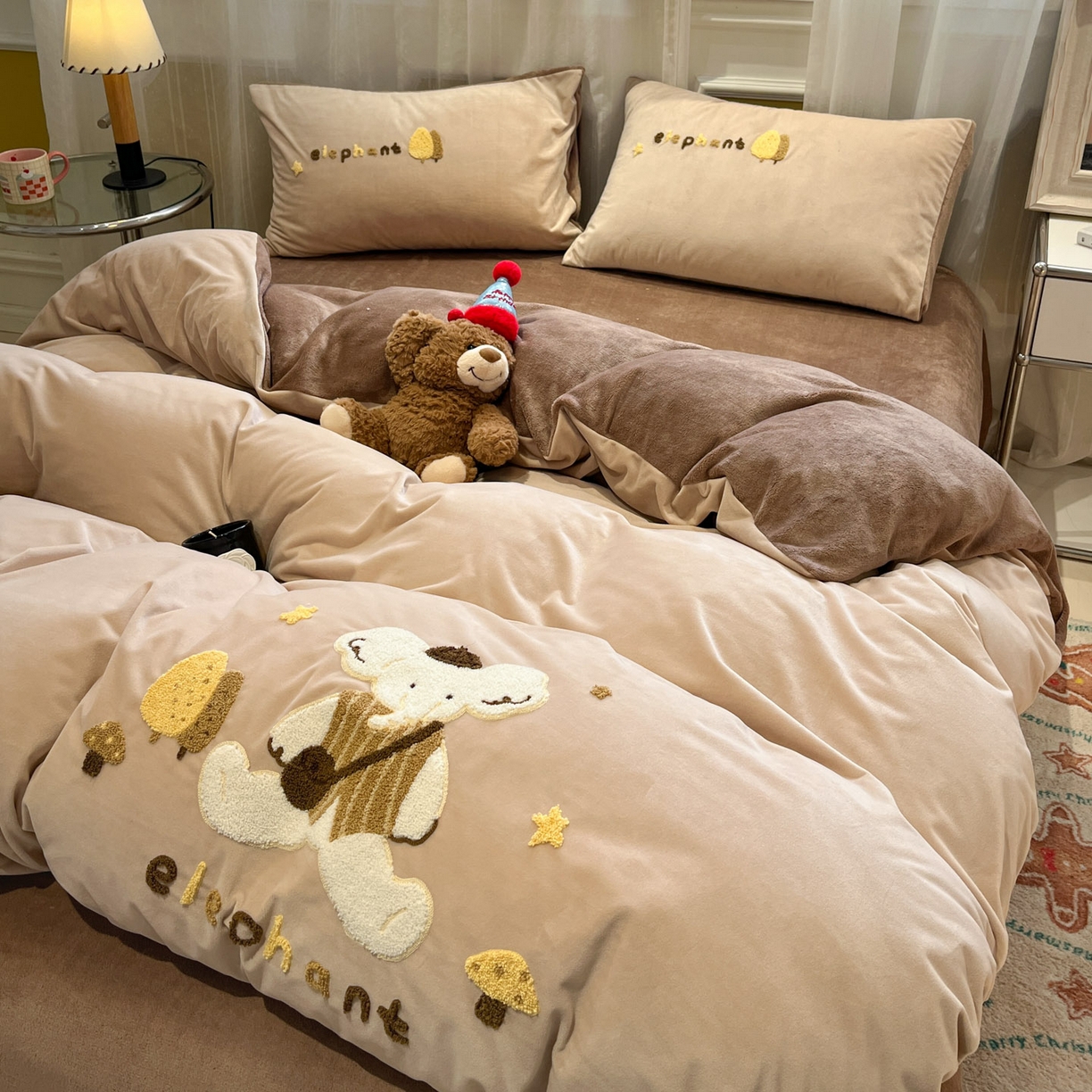 91家纺网 家纺一手货源 找家纺 麦空家居 2025新款高克重A类A版宝宝绒B版牛奶绒毛巾绣三件套四件套 小象-香槟