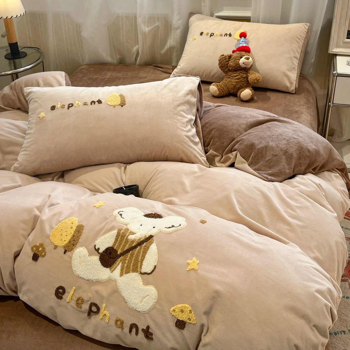 91家纺网 家纺一手货源 找家纺 麦空家居 2025新款高克重A类A版宝宝绒B版牛奶绒毛巾绣三件套四件套 小象-香槟