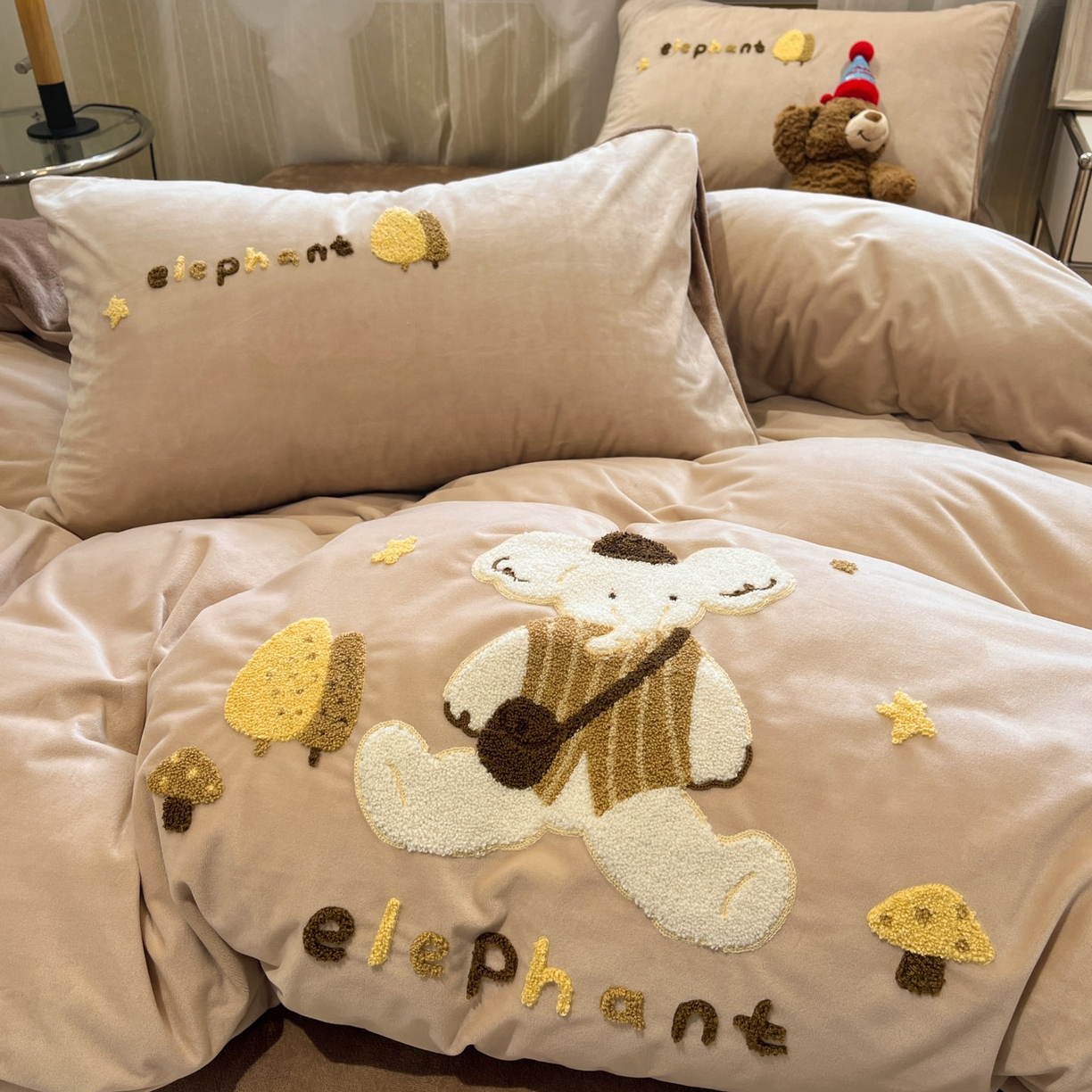 91家纺网 家纺一手货源 找家纺 麦空家居 2025新款高克重A类A版宝宝绒B版牛奶绒毛巾绣三件套四件套 小象-香槟