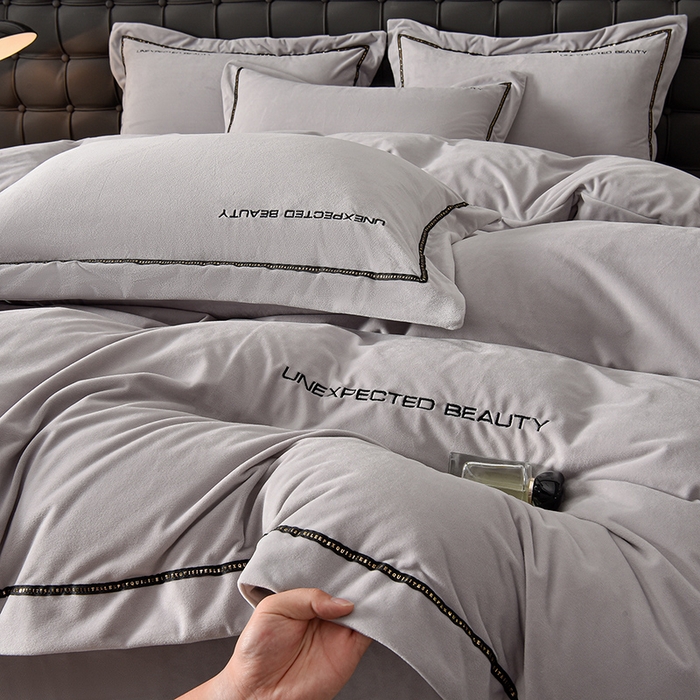 91家纺网 家纺一手货源 找家纺 （总）米奈家居 2025新款宝宝绒压线织带四件套-法拉