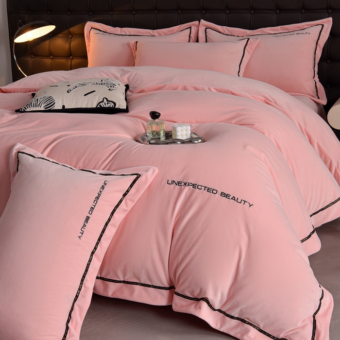 91家纺网 家纺一手货源 找家纺 （总）米奈家居 2025新款宝宝绒压线织带四件套-法拉