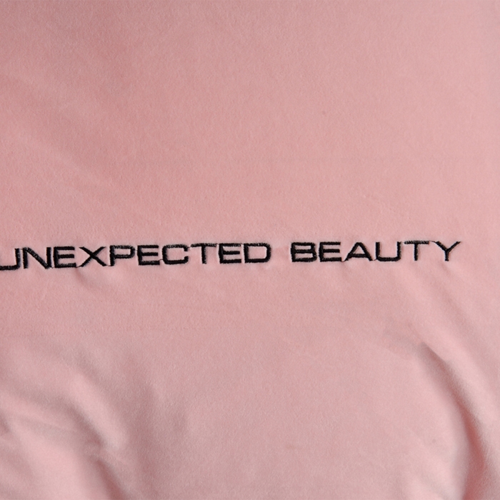 91家纺网 家纺一手货源 找家纺 米奈家居 2025新款宝宝绒压线织带四件套-法拉 法拉-少女粉