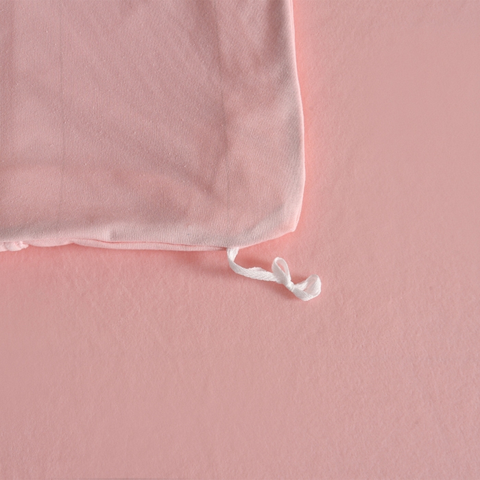 91家纺网 家纺一手货源 找家纺 米奈家居 2025新款宝宝绒压线织带四件套-法拉 法拉-少女粉