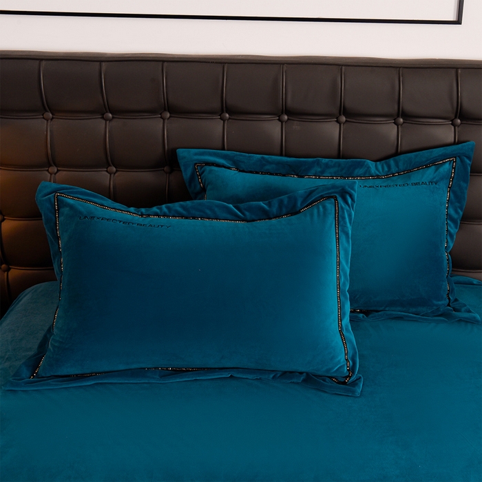 91家纺网 家纺一手货源 找家纺 米奈家居 2025新款宝宝绒压线织带四件套-法拉 法拉-深海蓝