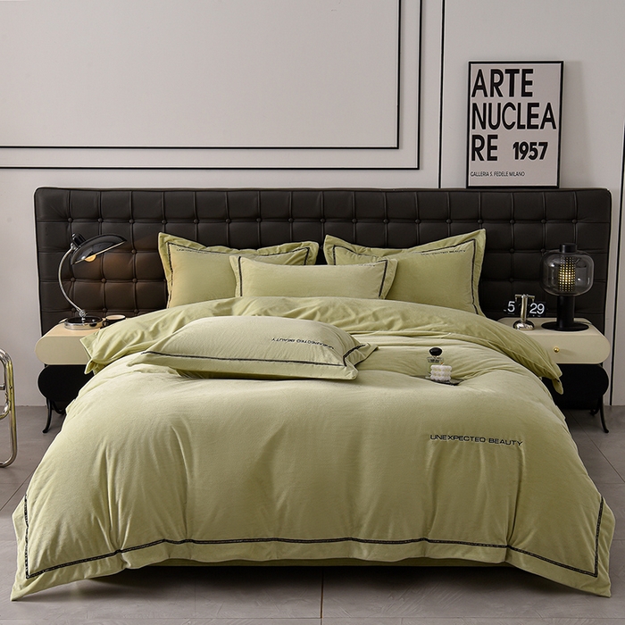 91家纺网 家纺一手货源 找家纺 米奈家居 2025新款宝宝绒压线织带四件套-法拉 法拉-元气绿