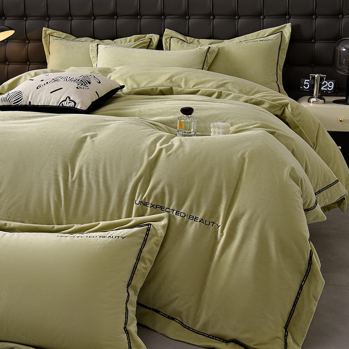 91家纺网 家纺一手货源 找家纺 米奈家居 2025新款宝宝绒压线织带四件套-法拉 法拉-元气绿