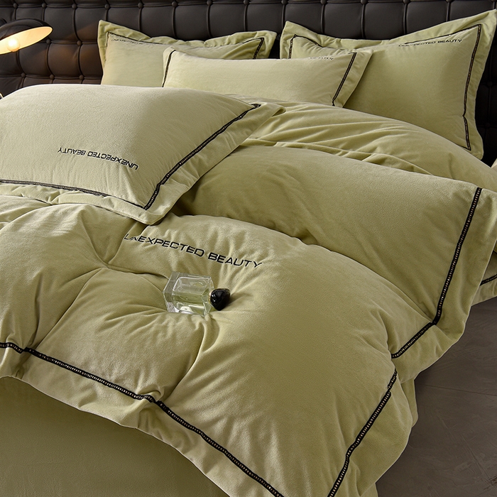 91家纺网 家纺一手货源 找家纺 米奈家居 2025新款宝宝绒压线织带四件套-法拉 法拉-元气绿