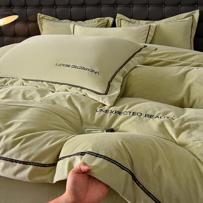 91家纺网 家纺一手货源 找家纺 米奈家居 2025新款宝宝绒压线织带四件套-法拉 法拉-元气绿