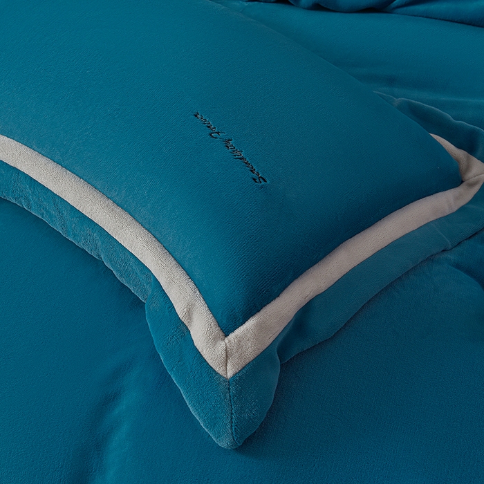 91家纺网 家纺一手货源 找家纺 米奈家居 2025新款宝宝绒撞色拼角四件套-罗兰 故宫蓝