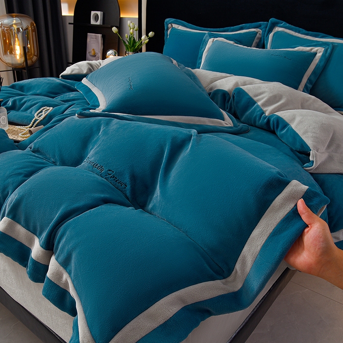 91家纺网 家纺一手货源 找家纺 米奈家居 2025新款宝宝绒撞色拼角四件套-罗兰 故宫蓝