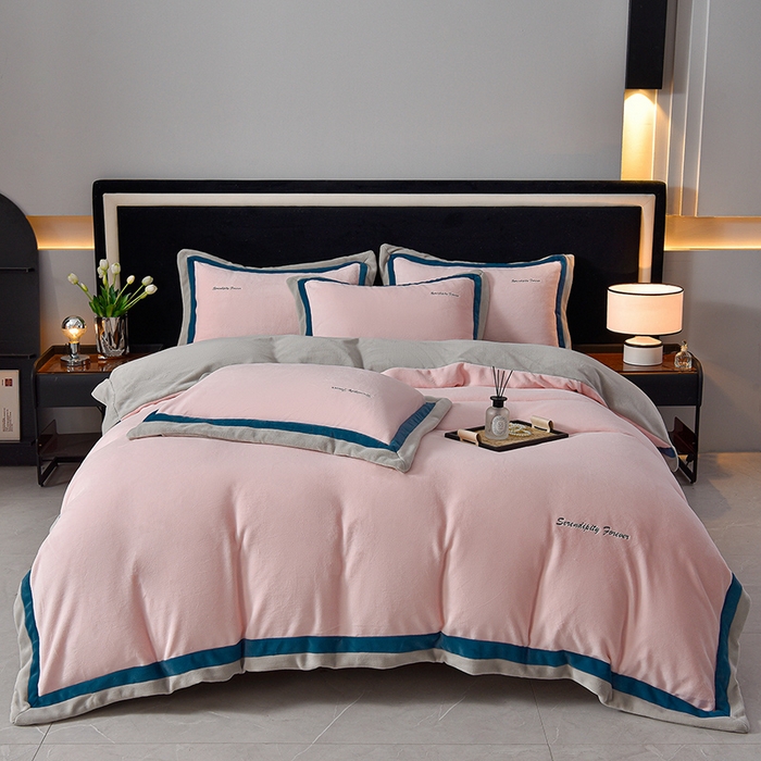 91家纺网 家纺一手货源 找家纺 米奈家居 2025新款宝宝绒撞色拼角四件套-罗兰 元气粉