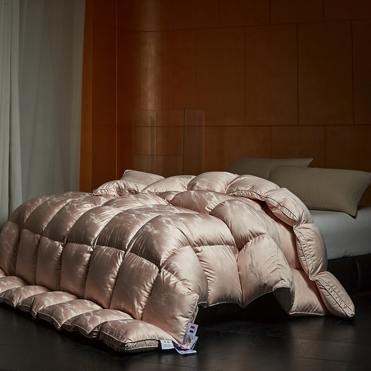 91家纺网 家纺一手货源 找家纺 暖羽屋羽绒馆 2025新款峰峦莫代尔鹅绒丝被芯 羽绒被子 双人羽毛被子 两米加厚冬被 春秋被 峰峦  玫瑰金
