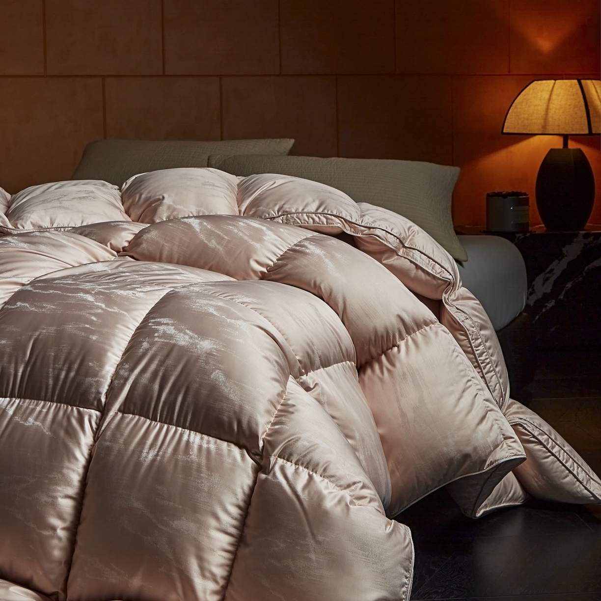 91家纺网 家纺一手货源 找家纺 暖羽屋羽绒馆 2025新款峰峦莫代尔鹅绒丝被芯 羽绒被子 双人羽毛被子 两米加厚冬被 春秋被 峰峦  玫瑰金