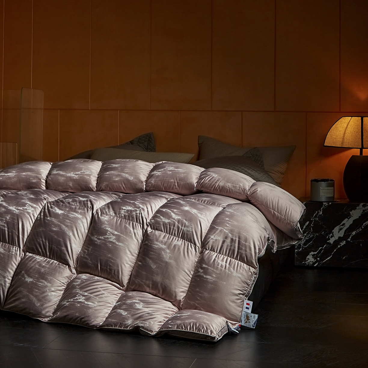 91家纺网 家纺一手货源 找家纺 暖羽屋羽绒馆 2025新款峰峦莫代尔鹅绒丝被芯 羽绒被子 双人羽毛被子 两米加厚冬被 春秋被 峰峦 祥云紫