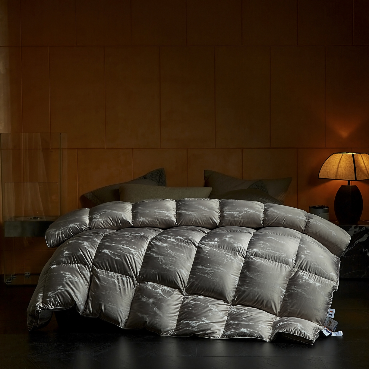 91家纺网 家纺一手货源 找家纺 （总）暖羽屋羽绒馆 2025新款峰峦莫代尔鹅绒丝被芯 羽绒被子 双人羽毛被子 两米加厚冬被 春秋被