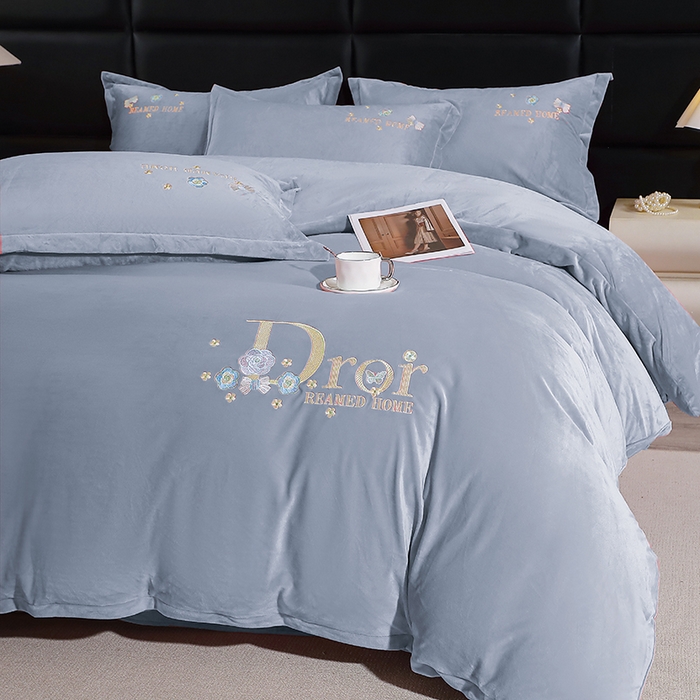 91家纺网 家纺一手货源 找家纺 （总）（总）晶缦家纺 2025新款高克重全消光宝宝绒刺绣花四件套/高克重牛奶绒宝宝绒婴儿绒四件套