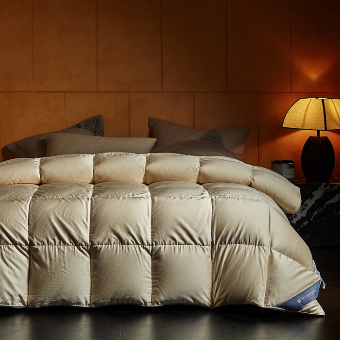 91家纺网 家纺一手货源 找家纺 （总）暖羽屋羽绒馆 2025新款莱赛尔梦幻 鹅绒丝被子 羽毛被芯2米婚庆冬被春秋 双人羽绒被