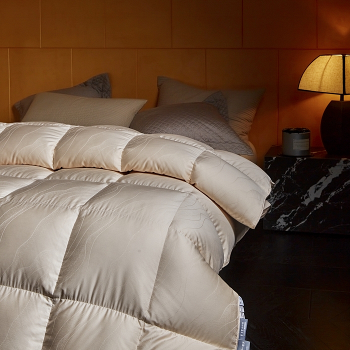 91家纺网 家纺一手货源 找家纺 （总）暖羽屋羽绒馆 2025新款莱赛尔梦幻 鹅绒丝被子 羽毛被芯2米婚庆冬被春秋 双人羽绒被