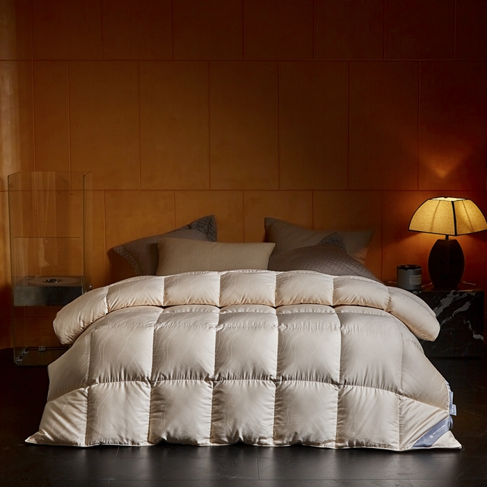 91家纺网 家纺一手货源 找家纺 暖羽屋羽绒馆 2025新款莱赛尔梦幻 鹅绒丝被子 羽毛被芯2米婚庆冬被春秋 双人羽绒被 梦幻鎏金 粉