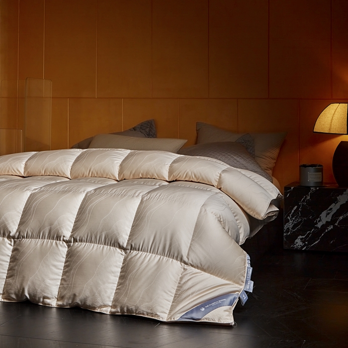 91家纺网 家纺一手货源 找家纺 暖羽屋羽绒馆 2025新款莱赛尔梦幻 鹅绒丝被子 羽毛被芯2米婚庆冬被春秋 双人羽绒被 梦幻鎏金 粉