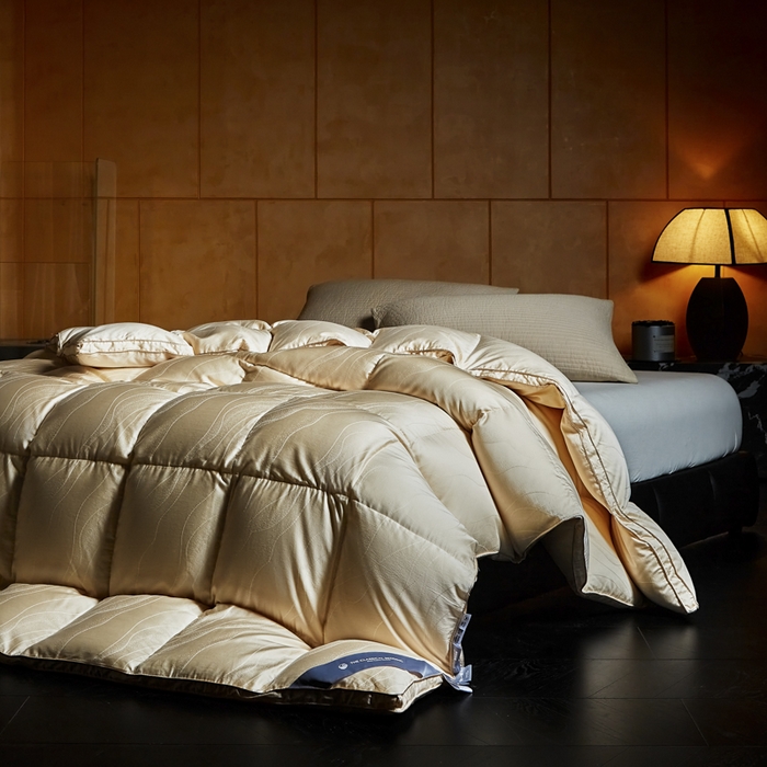 91家纺网 家纺一手货源 找家纺 暖羽屋羽绒馆 2025新款莱赛尔梦幻 鹅绒丝被子 羽毛被芯2米婚庆冬被春秋 双人羽绒被 梦幻鎏金 黄