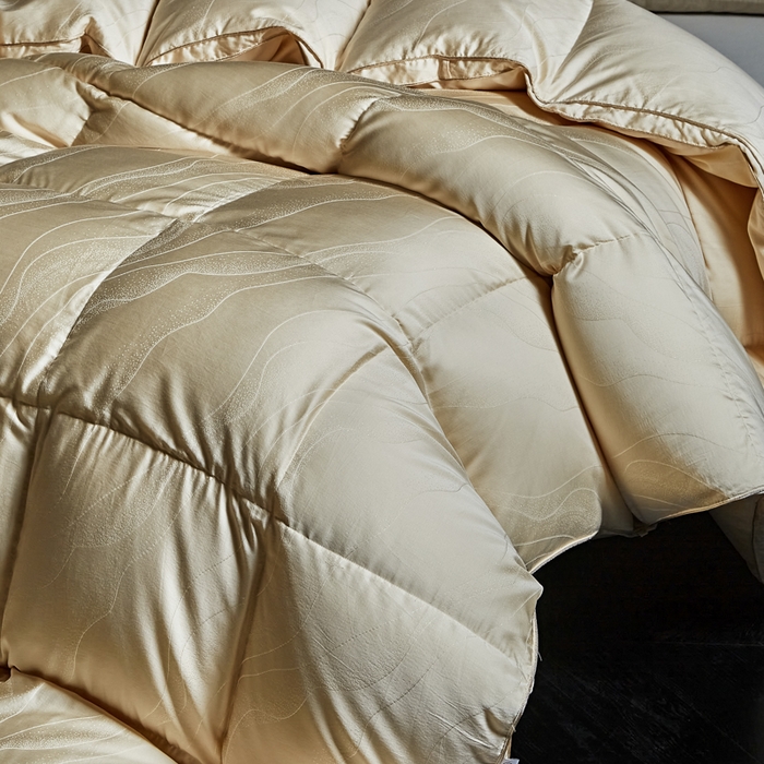 91家纺网 家纺一手货源 找家纺 暖羽屋羽绒馆 2025新款莱赛尔梦幻 鹅绒丝被子 羽毛被芯2米婚庆冬被春秋 双人羽绒被 梦幻鎏金 黄