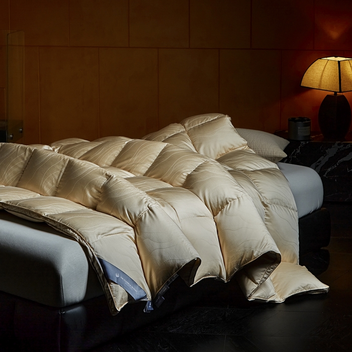 91家纺网 家纺一手货源 找家纺 暖羽屋羽绒馆 2025新款莱赛尔梦幻 鹅绒丝被子 羽毛被芯2米婚庆冬被春秋 双人羽绒被 梦幻鎏金 黄