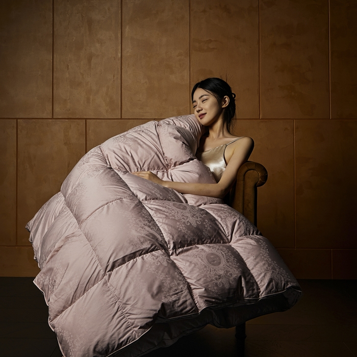 91家纺网 家纺一手货源 找家纺 （总）暖羽屋羽绒馆 2025新款鹅绒丝被芯 盛世典雅羽绒被子 双人羽毛被 2米婚庆春秋被芯