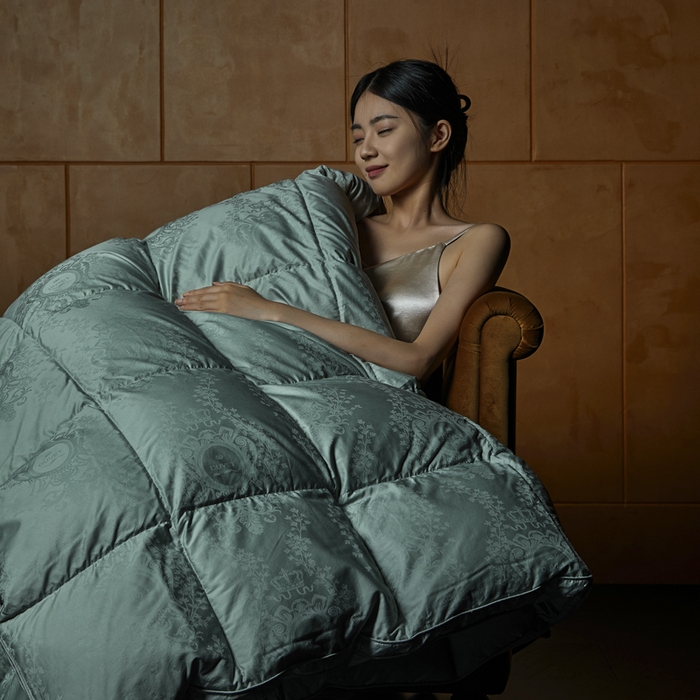 91家纺网 家纺一手货源 找家纺 （总）暖羽屋羽绒馆 2025新款鹅绒丝被芯 盛世典雅羽绒被子 双人羽毛被 2米婚庆春秋被芯